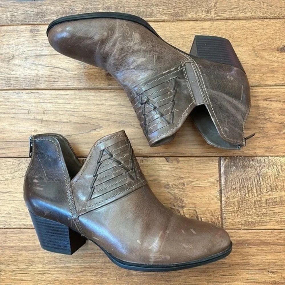 Earth Shoes Merlin Taupe Ankle Boots Booties Brown Distressed Leather Size 10